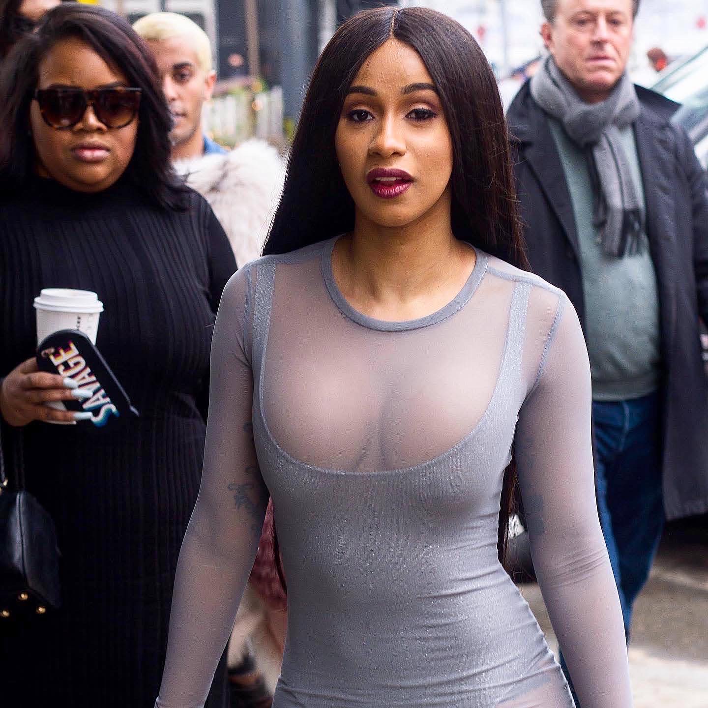 Cardi B accidentally leaks her own nude photo while 